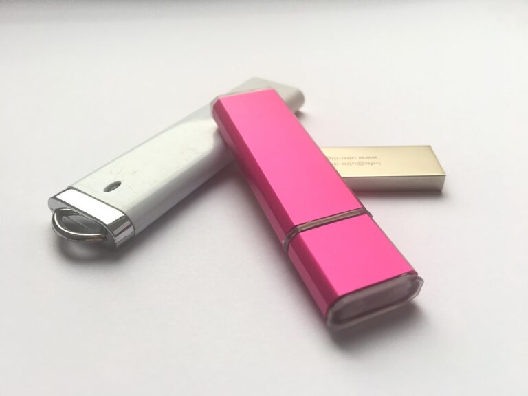 A Reddit Tech Support User Swallowed a USB Stick