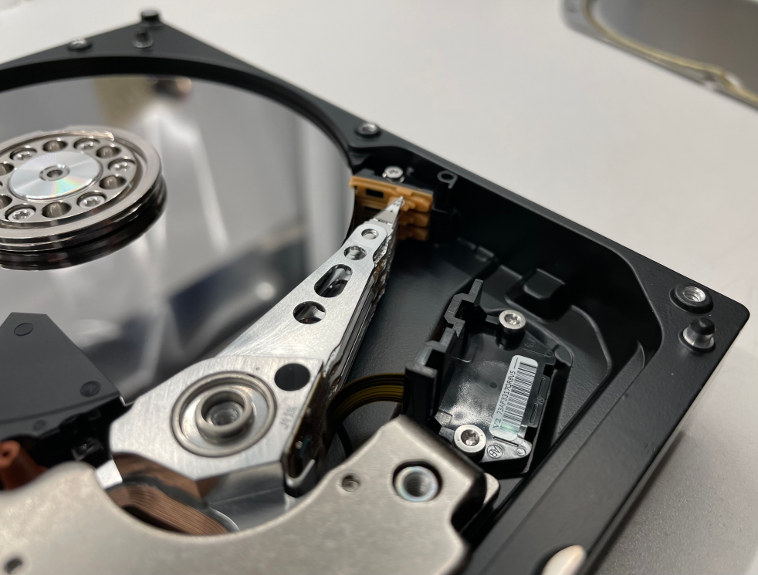 What is the Hard Drive Actuator Assembly? - Datarecovery.com