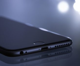 apple iphone bottom edge with ports