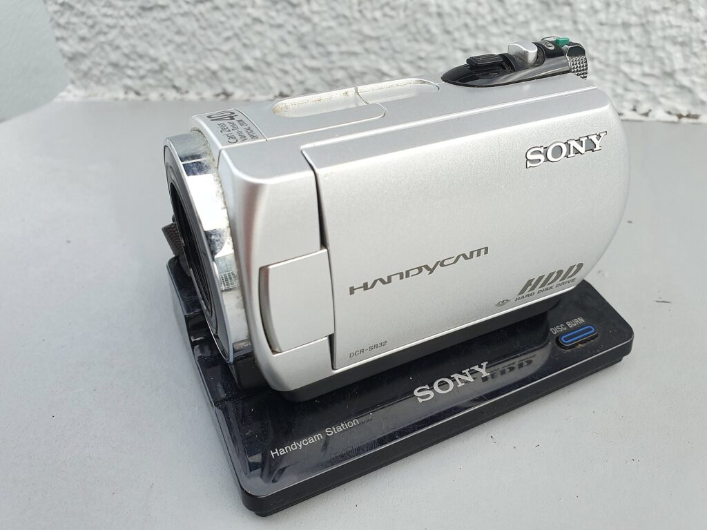 Should I Use Cloud Storage or an External Drive for Data Backup?