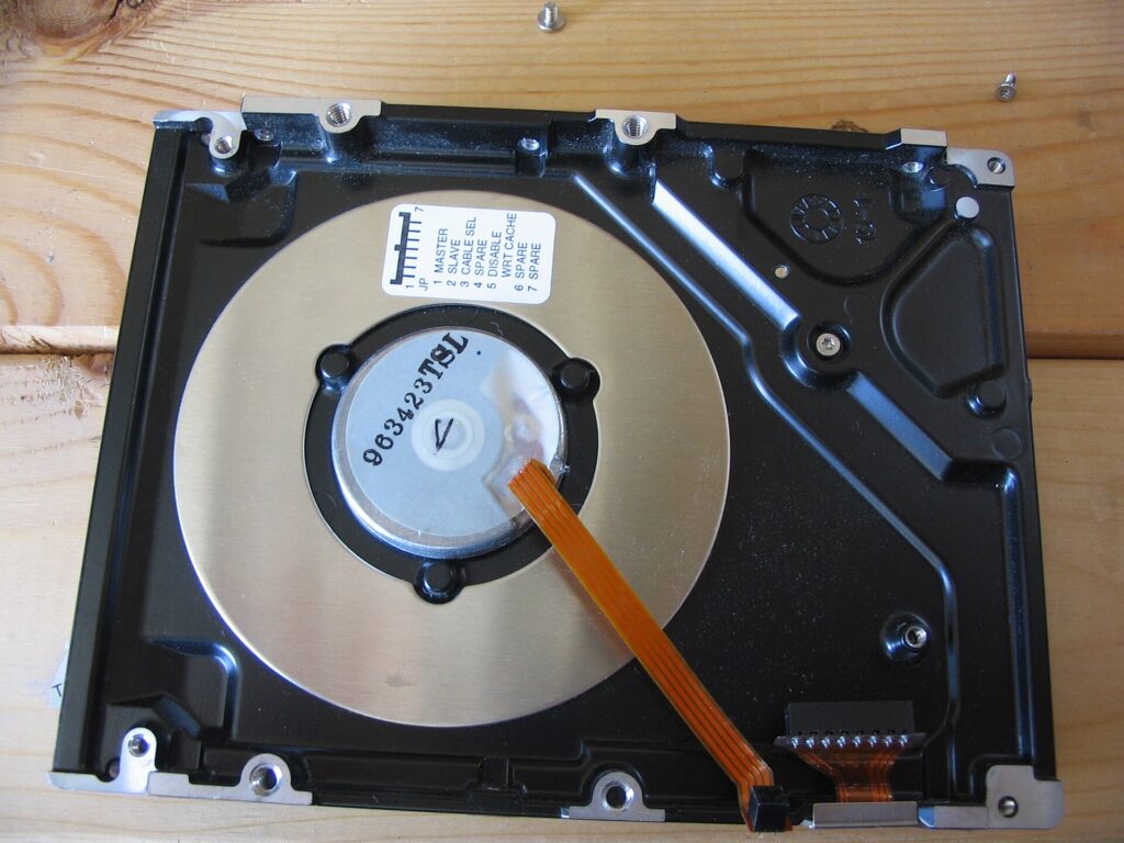 Data Recovery Challenges: Simultaneous Head Crashes in RAID 10 Arrays